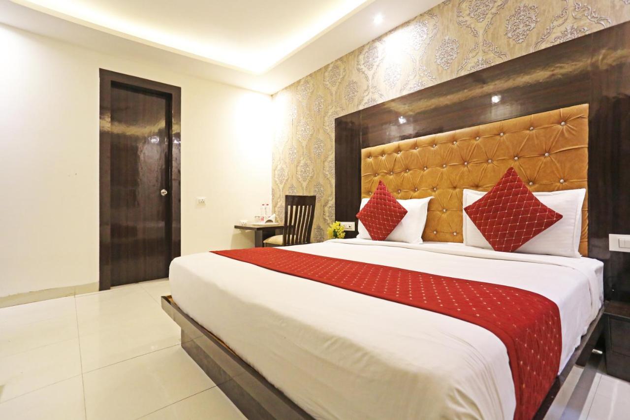 Hotel Iconic Near Delhi Igi International Airport Нью-Делі Екстер'єр фото