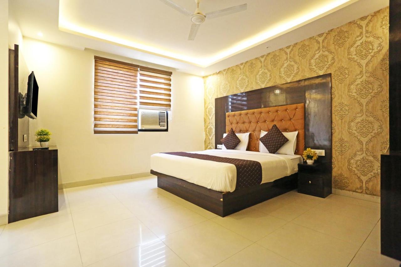 Hotel Iconic Near Delhi Igi International Airport Нью-Делі Екстер'єр фото
