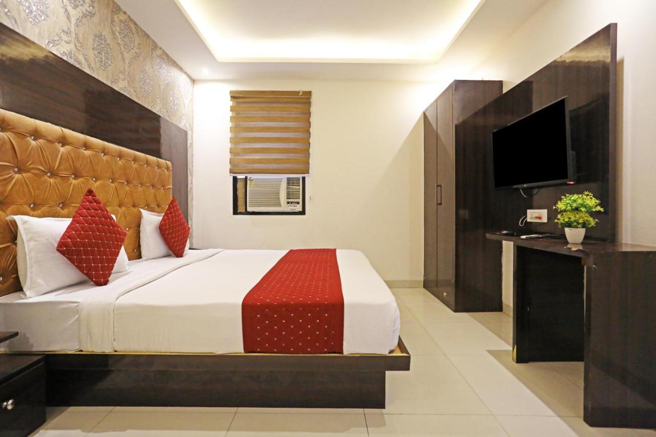 Hotel Iconic Near Delhi Igi International Airport Нью-Делі Екстер'єр фото